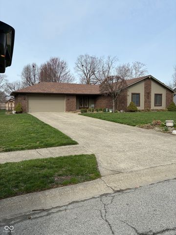 600 S Oakwood Drive, Greenwood, IN 46142