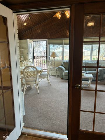 600 S Oakwood Drive, Greenwood, IN 46142