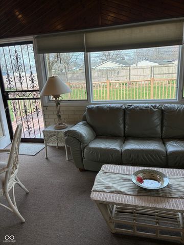 600 S Oakwood Drive, Greenwood, IN 46142