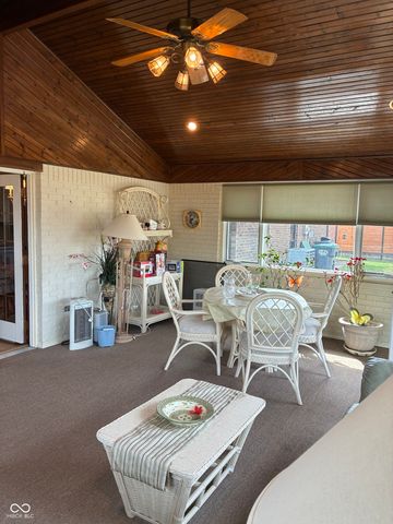 600 S Oakwood Drive, Greenwood, IN 46142