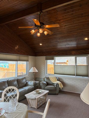 600 S Oakwood Drive, Greenwood, IN 46142