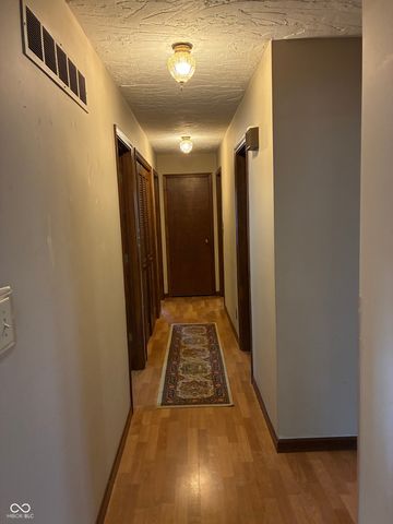 600 S Oakwood Drive, Greenwood, IN 46142