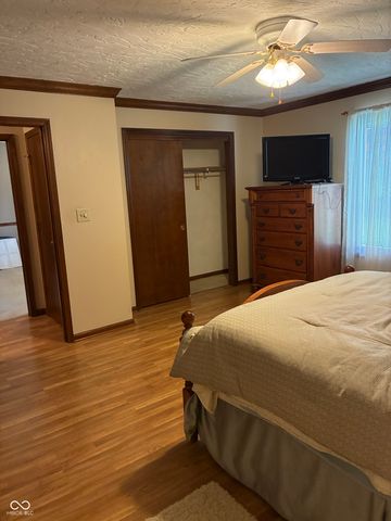 600 S Oakwood Drive, Greenwood, IN 46142