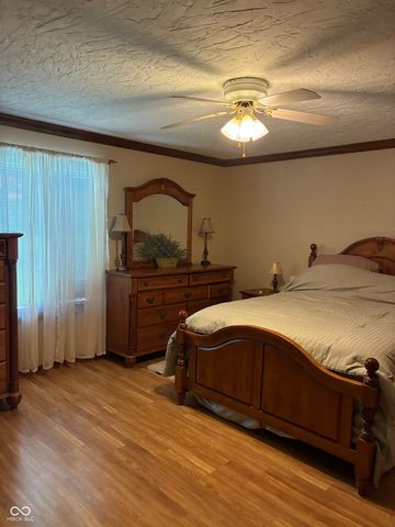 600 S Oakwood Drive, Greenwood, IN 46142