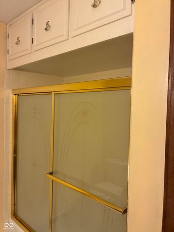 600 S Oakwood Drive, Greenwood, IN 46142