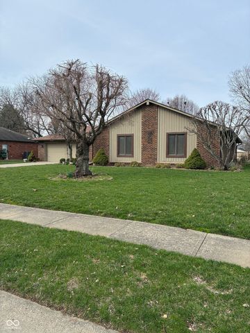 600 S Oakwood Drive, Greenwood, IN 46142