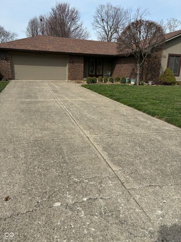 600 S Oakwood Drive, Greenwood, IN 46142