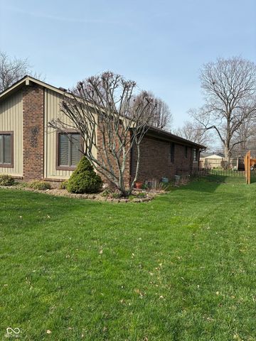 600 S Oakwood Drive, Greenwood, IN 46142