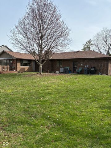 600 S Oakwood Drive, Greenwood, IN 46142