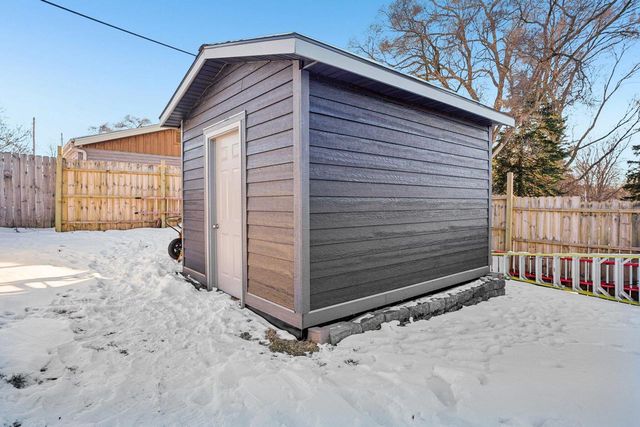 2131 Sunkist AVENUE, Waukesha, WI 53188