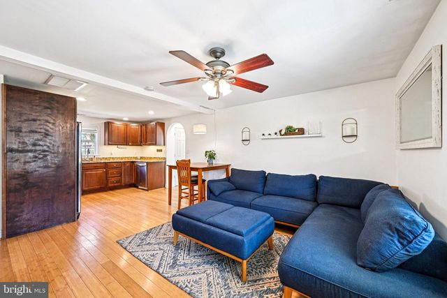 1516 CHERRY AVE, Sykesville, MD 21784