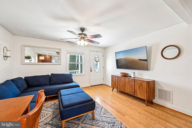 1516 CHERRY AVE, Sykesville, MD 21784