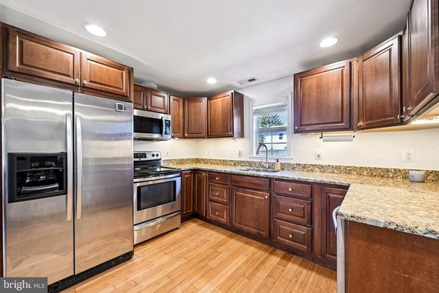 1516 CHERRY AVE, Sykesville, MD 21784