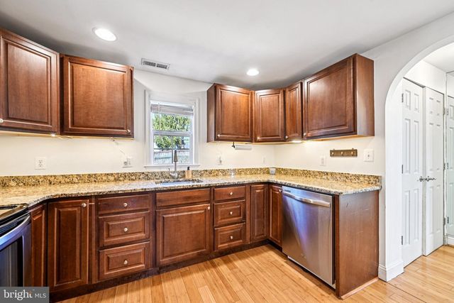 1516 CHERRY AVE, Sykesville, MD 21784