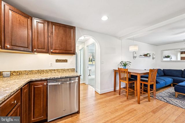 1516 CHERRY AVE, Sykesville, MD 21784