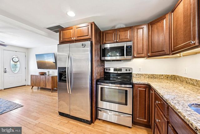 1516 CHERRY AVE, Sykesville, MD 21784