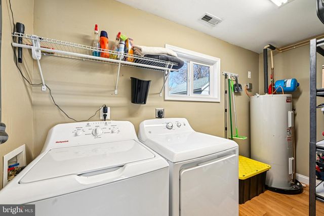 1516 CHERRY AVE, Sykesville, MD 21784