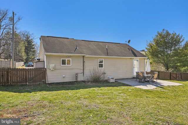 1516 CHERRY AVE, Sykesville, MD 21784