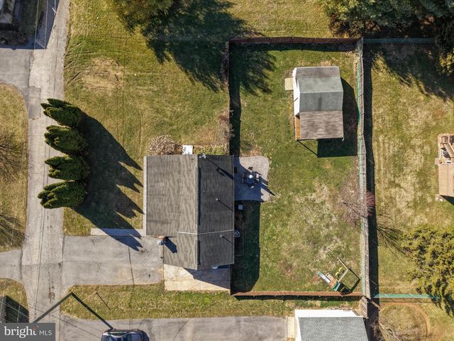 1516 CHERRY AVE, Sykesville, MD 21784