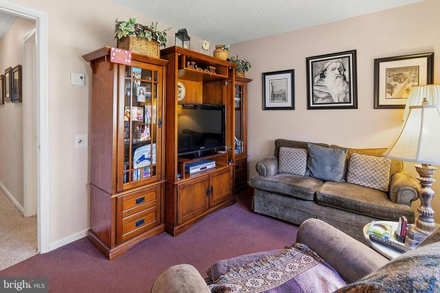 1213-B LINDERA PLZ, Monroe Township, NJ 08831