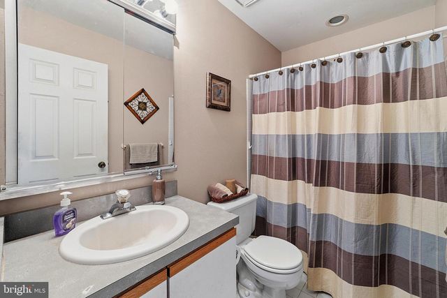 1213-B LINDERA PLZ, Monroe Township, NJ 08831