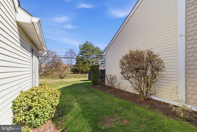 1213-B LINDERA PLZ, Monroe Township, NJ 08831