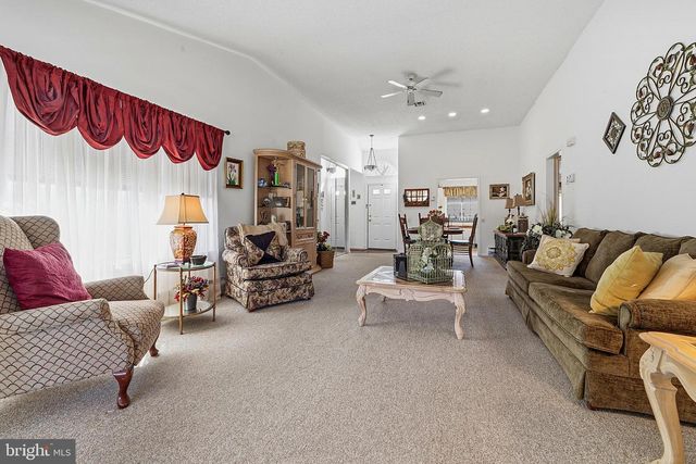 1213-B LINDERA PLZ, Monroe Township, NJ 08831
