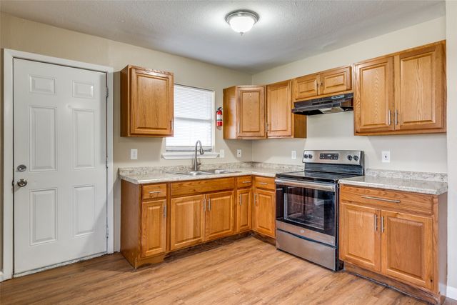 10000 Olmos Drive, Dallas, TX 75218