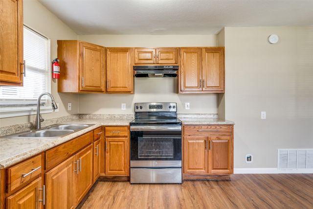 10000 Olmos Drive, Dallas, TX 75218