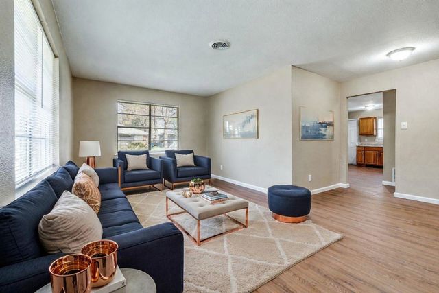 10000 Olmos Drive, Dallas, TX 75218