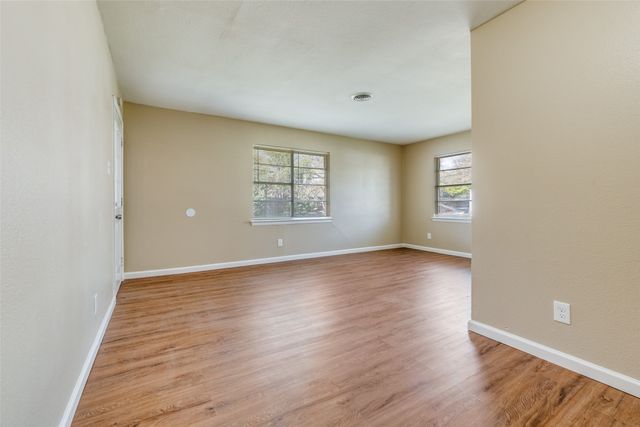 10000 Olmos Drive, Dallas, TX 75218