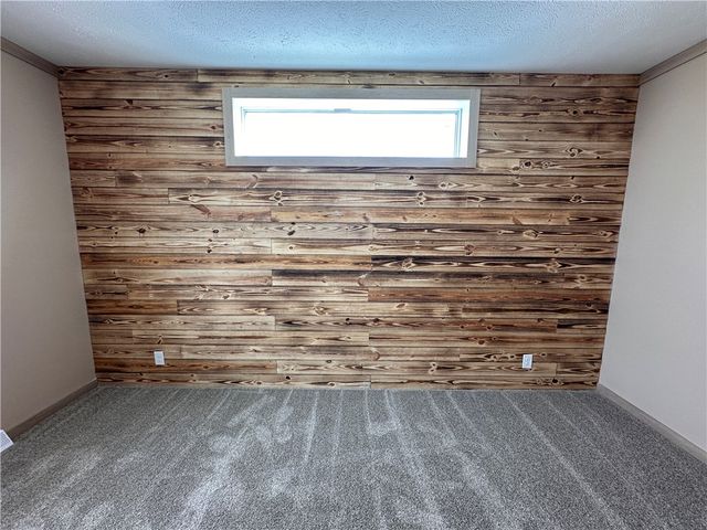 612 S 4th Street W, Baker, MT 59313