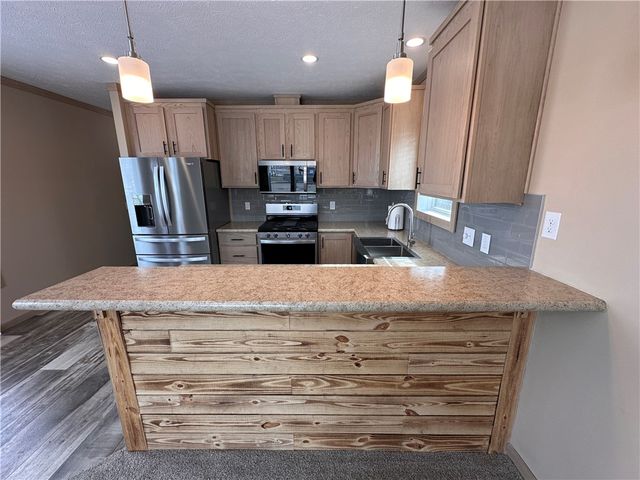 612 S 4th Street W, Baker, MT 59313