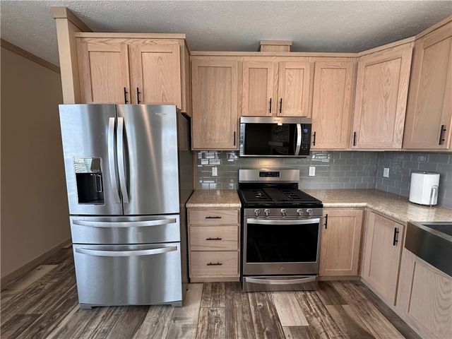 612 S 4th Street W, Baker, MT 59313