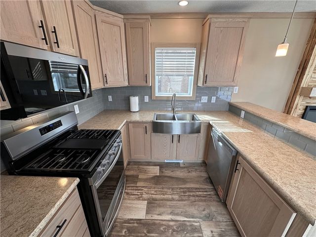 612 S 4th Street W, Baker, MT 59313