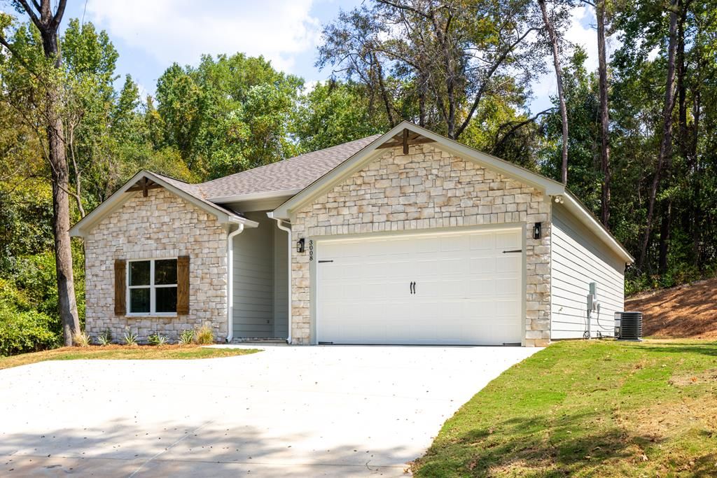 3008 23rd Avenue, Phenix City, AL 36867