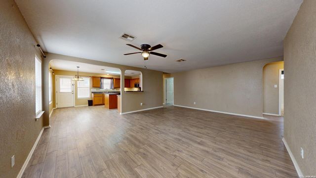 2912 Redtip, Schertz, TX 78108