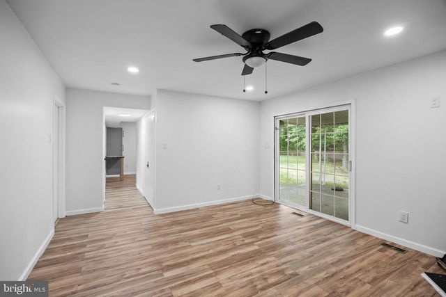 68 ARBOR MEADOW DR, Sicklerville, NJ 08081