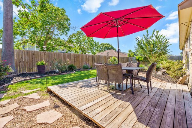 2717 Hot Springs Drive, Pearland, TX 77584