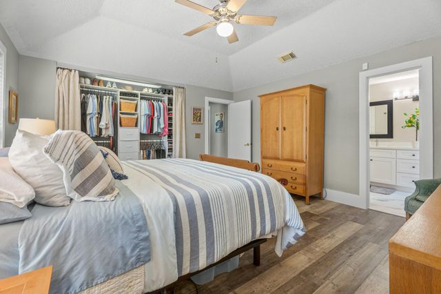 2717 Hot Springs Drive, Pearland, TX 77584