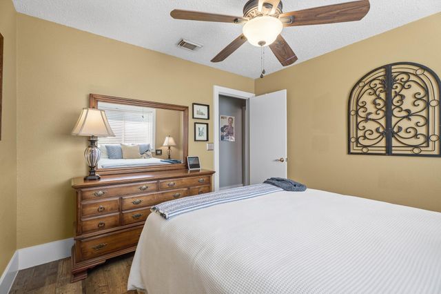 2717 Hot Springs Drive, Pearland, TX 77584
