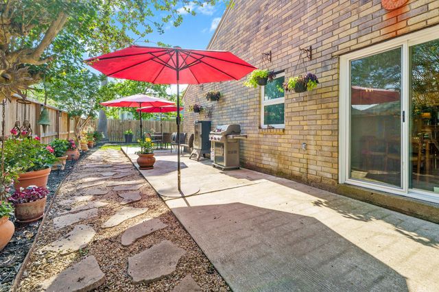 2717 Hot Springs Drive, Pearland, TX 77584