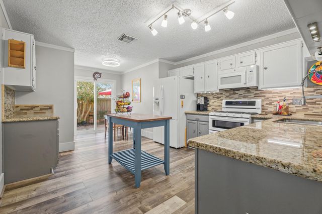 2717 Hot Springs Drive, Pearland, TX 77584