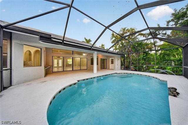 5761 Waxmyrtle WAY, Naples, FL 34109