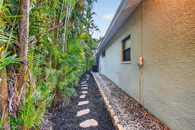 5761 Waxmyrtle WAY, Naples, FL 34109