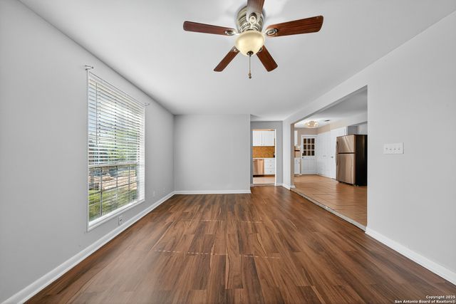 189 National Blvd, Universal City, TX 78148