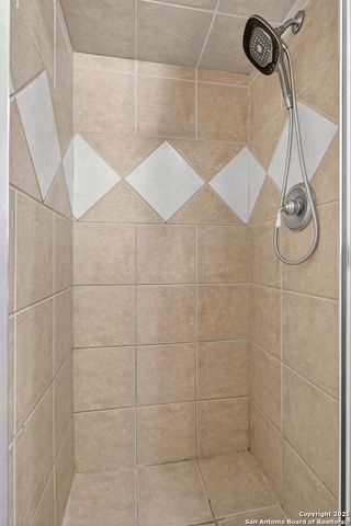 189 National Blvd, Universal City, TX 78148