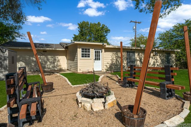 189 National Blvd, Universal City, TX 78148