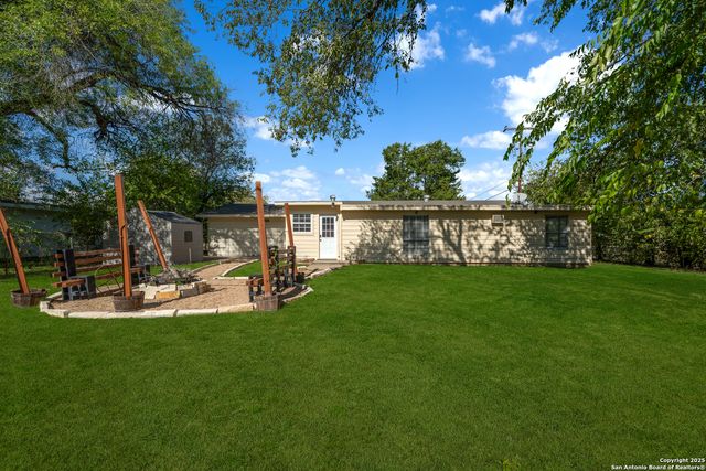 189 National Blvd, Universal City, TX 78148