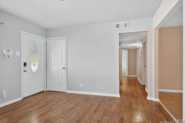 189 National Blvd, Universal City, TX 78148